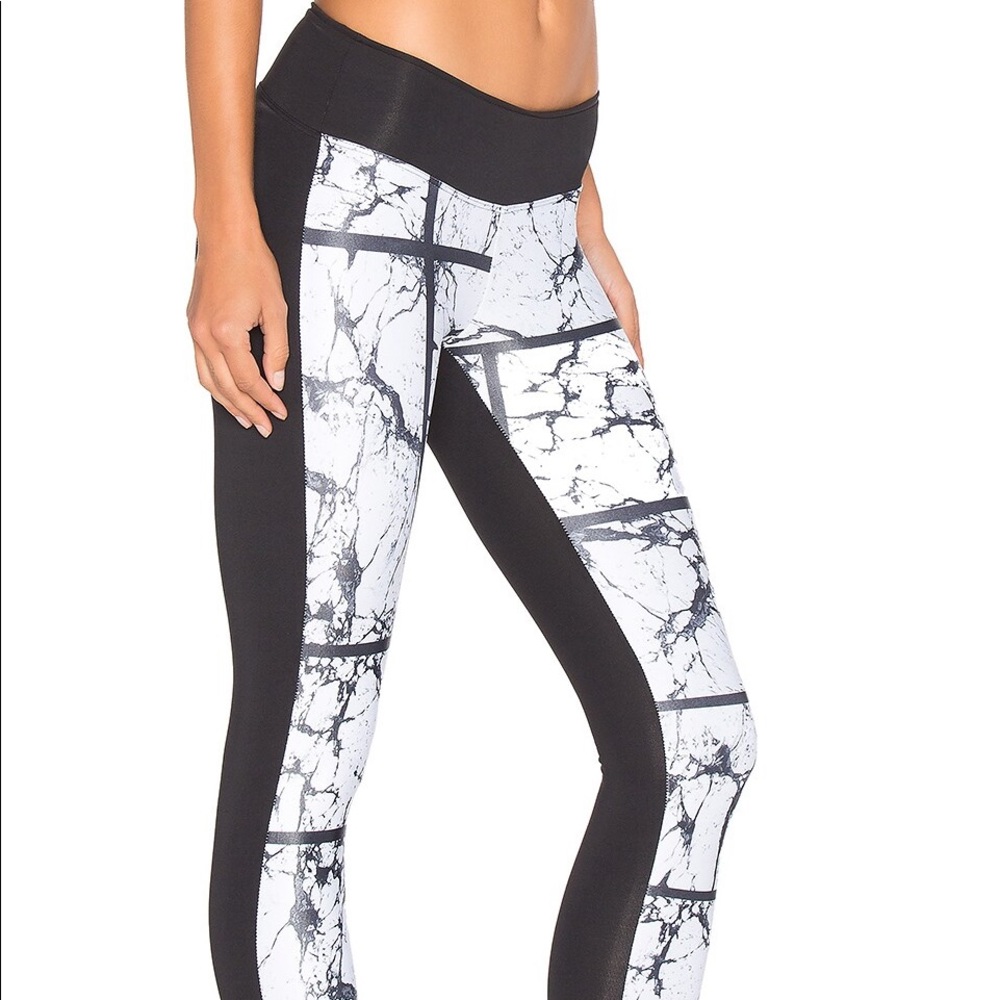 Athletic leggings